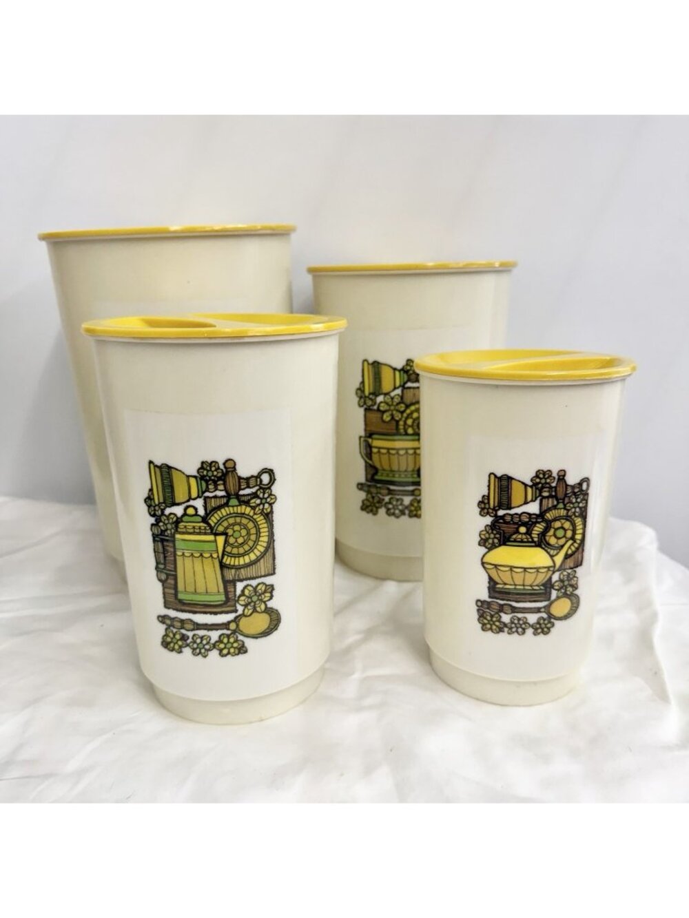Vintage MCM Nesting Canisters Set of 4 Plastic Kitchen Gourmet 70s Retro Cream